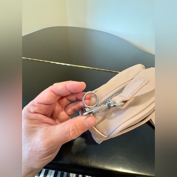 NWT Athletic Athleisure Streetwear Lululemon Now and Always Crossbody Mini/Bag - Picture 16 of 17